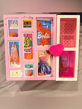 Barbie Play closet